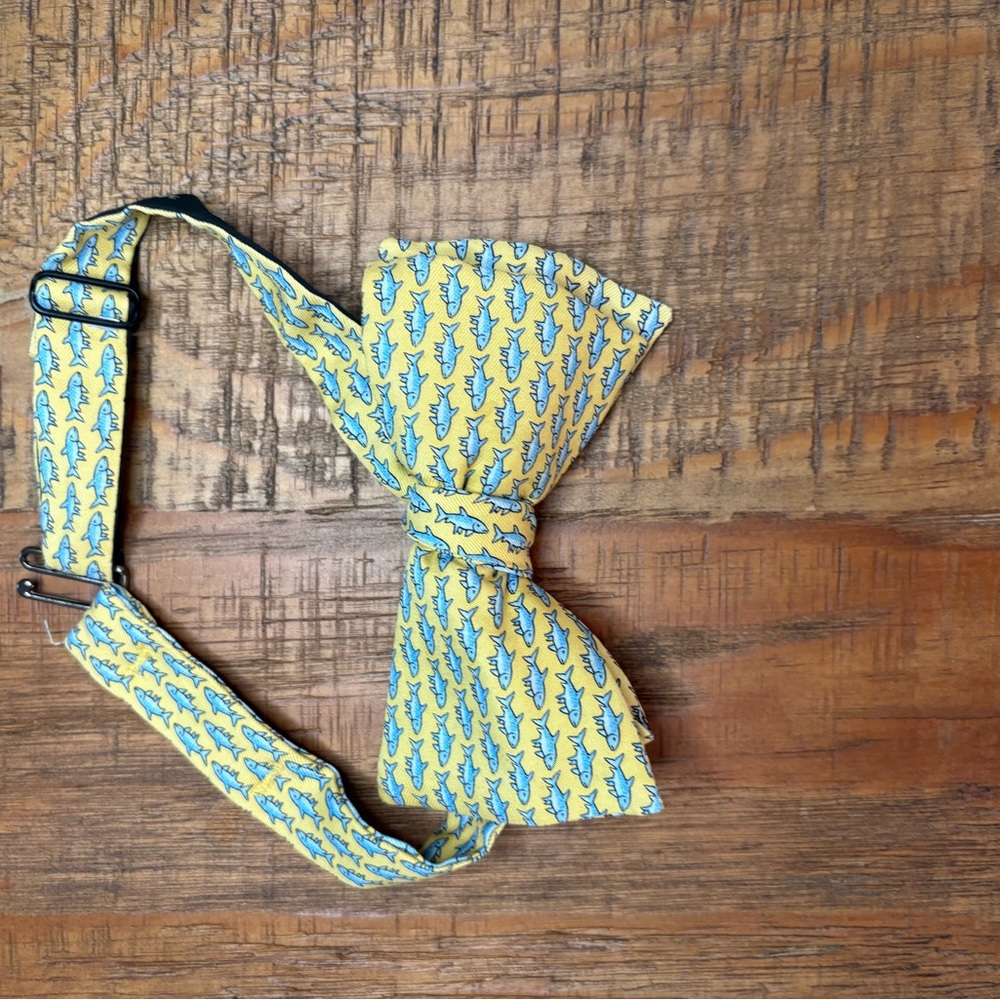 Vineyard Vines Yellow and Blue Alligator Bow Tie
